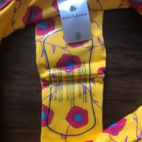 Bathsuit bottoms - Picture 4 of 4